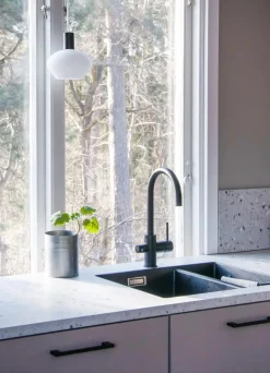 BELL Fönsterlampa 16cm Svart/Opalvit