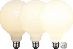 E27 Glob125 RA90 3-Stegs Dimbar 7.5W 2700K 800lm Opal LED-Lampa