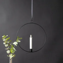 FLAMME RING med Batteridrivet Antikljus 28,5cm Svart