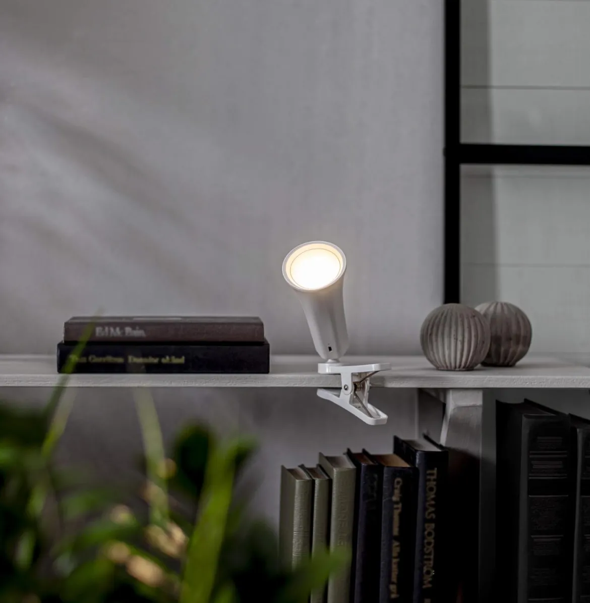 FUNCTIONAL Bord/Vägg/Klämmlampa USB-Laddbar 38cm Vit